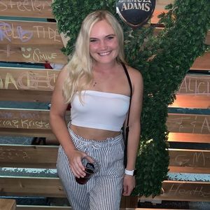 Meet your Posher, Alexis